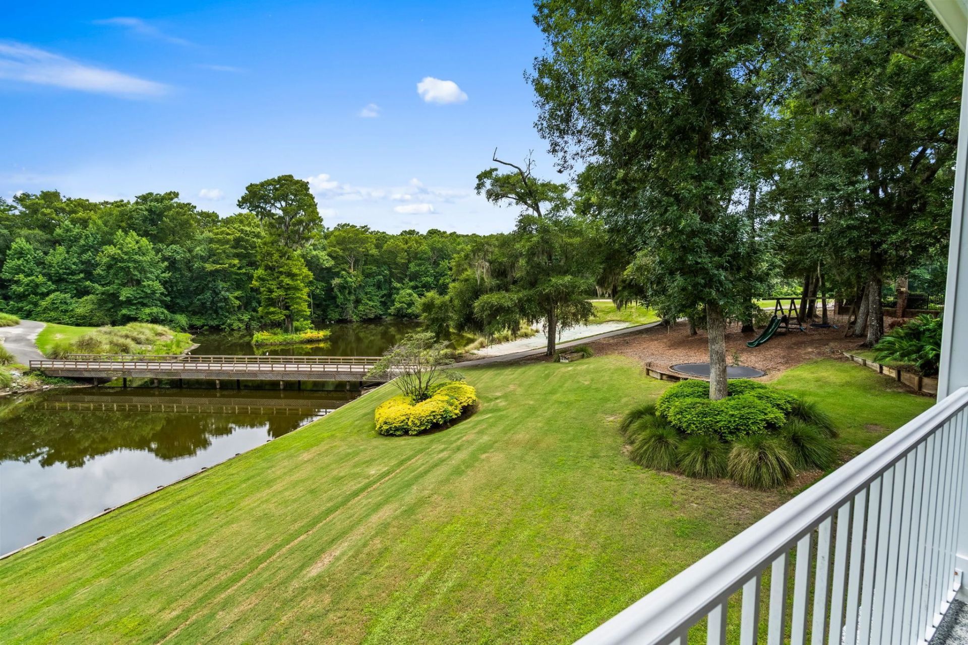 2073 Turnberry Ln. Photo 11
