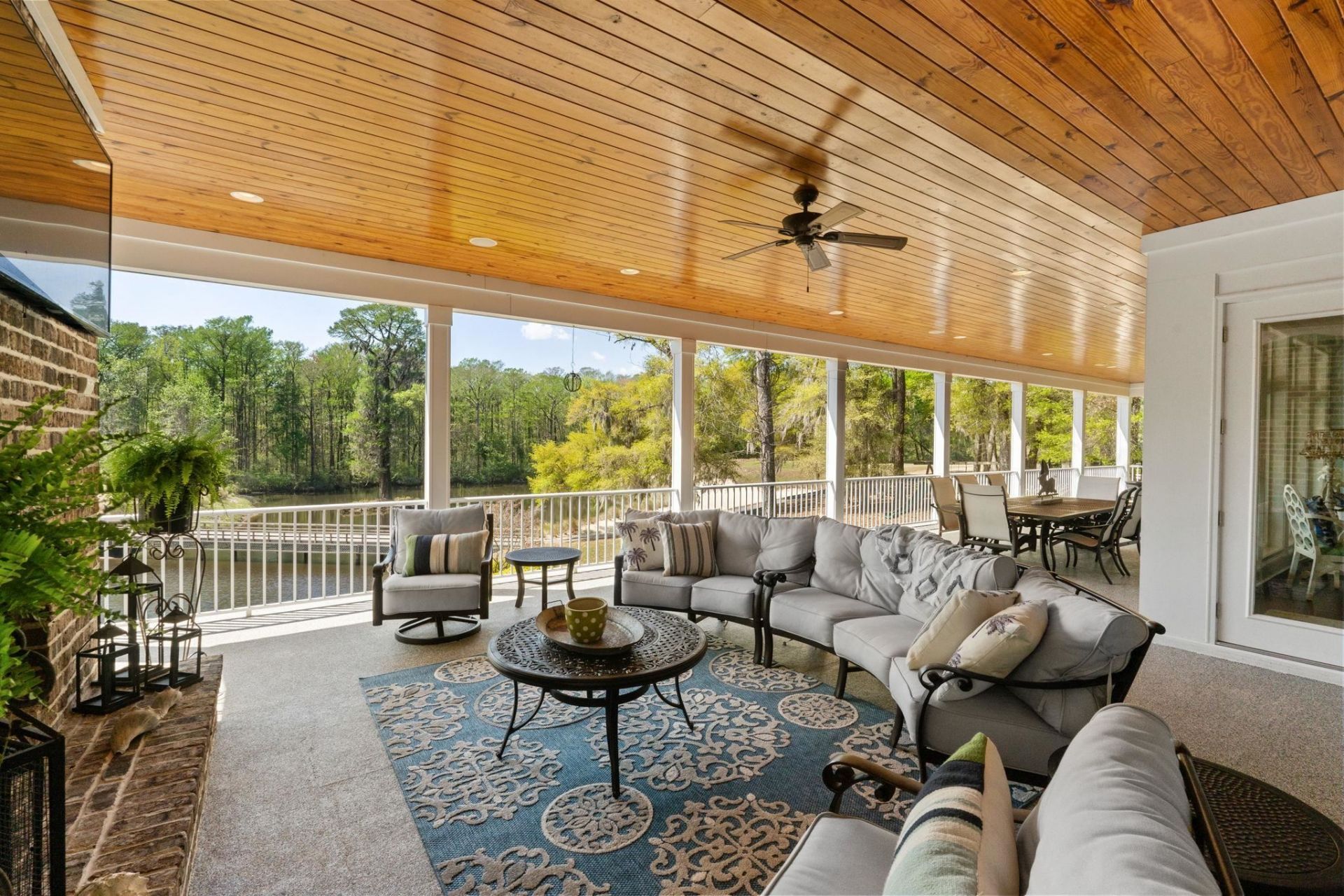 2073 Turnberry Ln. Photo 29