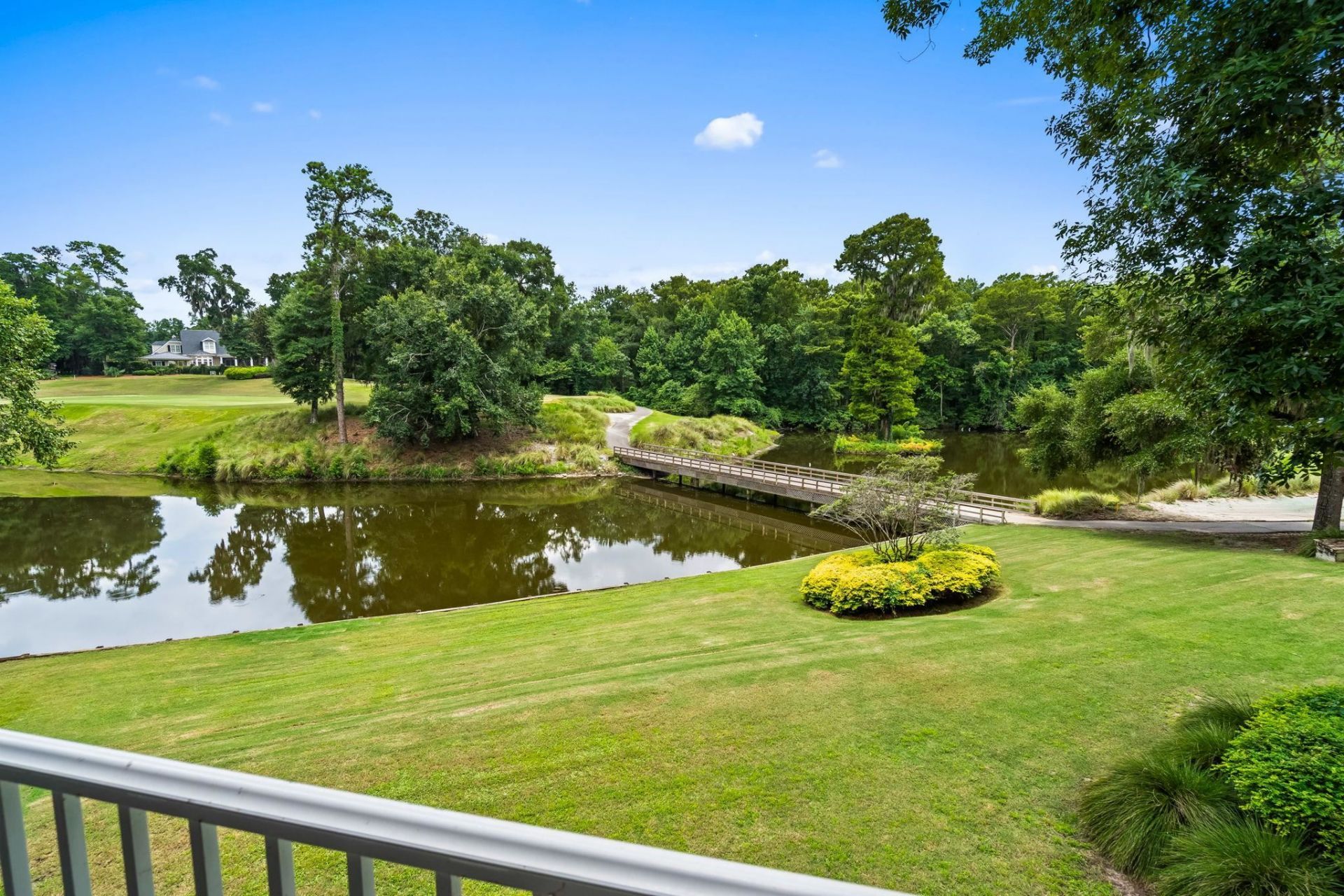 2073 Turnberry Ln. Photo 9