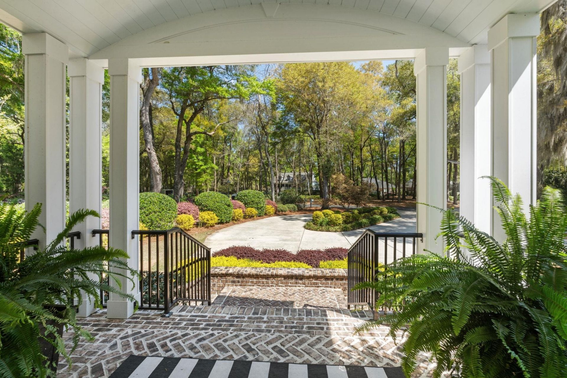 2073 Turnberry Ln. Photo 9