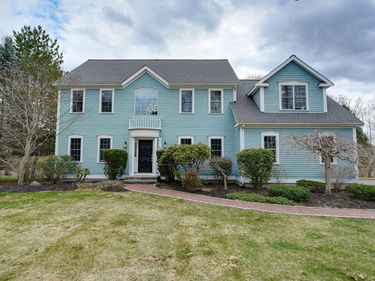 390 Hudson St, Northborough, MA 01532