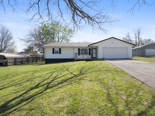 1029 Red Bud Drive , Grove, OK 74344