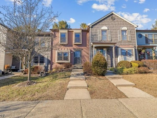 32 Wood Duck Ct, Allamuchy, NJ 07840