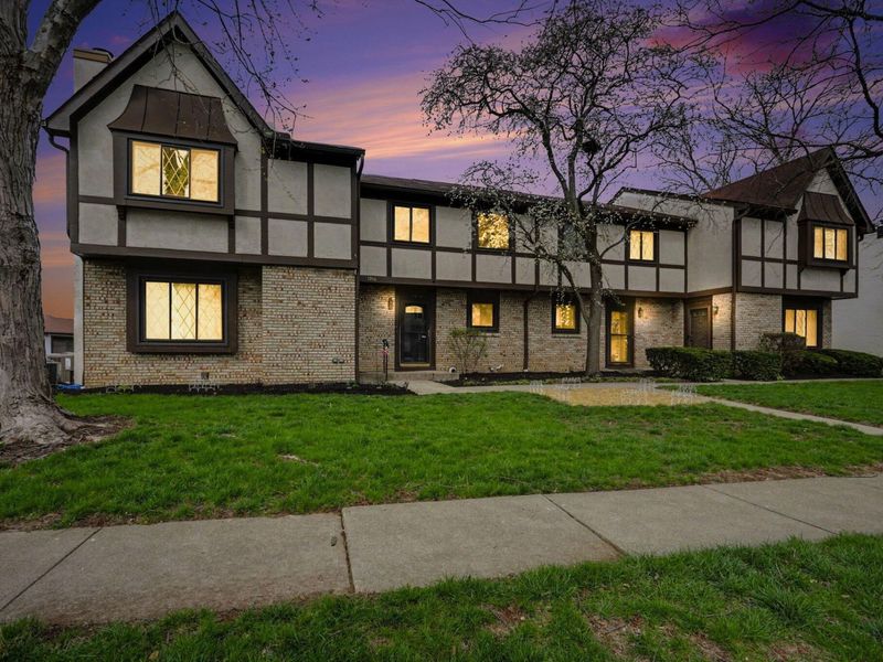 1914 Laramie Drive, Unit 26, Powell, OH 43065 Photo 2