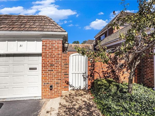 31 Compton Court, Prairie Village, KS 66208