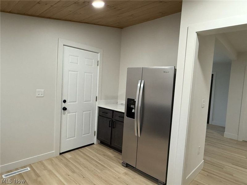 1986 Carolina Street NW, Dover, OH 44622 Photo 4