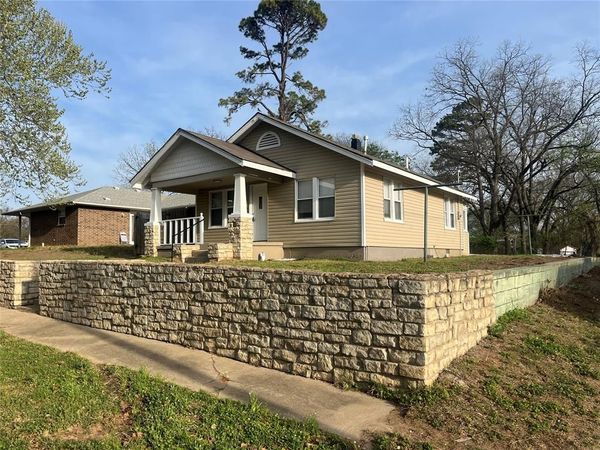 110 E Dewey Street, Shawnee, OK 74801