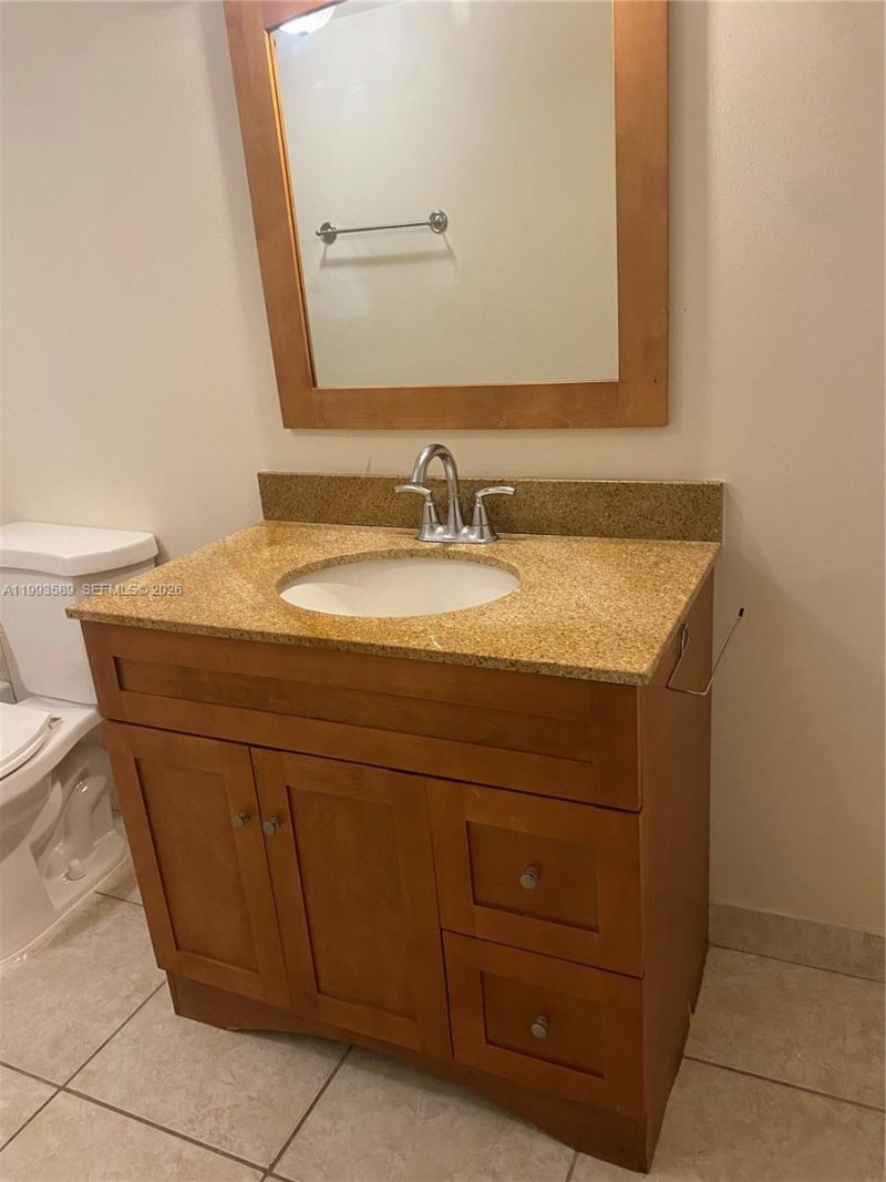 7070 NW 179th St, Unit 206, Hialeah, FL 33015 Photo