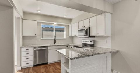 585 Smithridge Park, Reno, NV 89502 Photo