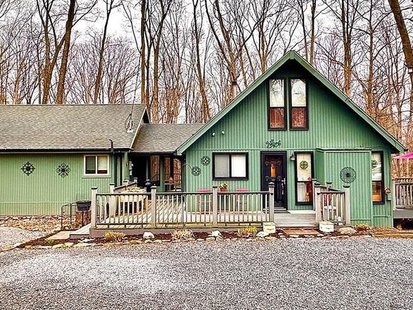 139 BOB WHITE LANE, HEDGESVILLE, WV 25427