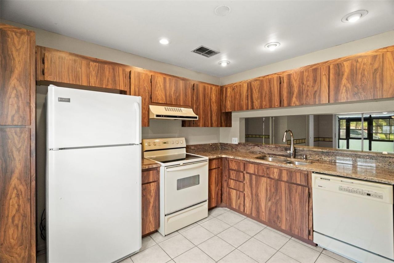 5265 E Bay Drive, Unit 410, Clearwater, FL 33764 Photo