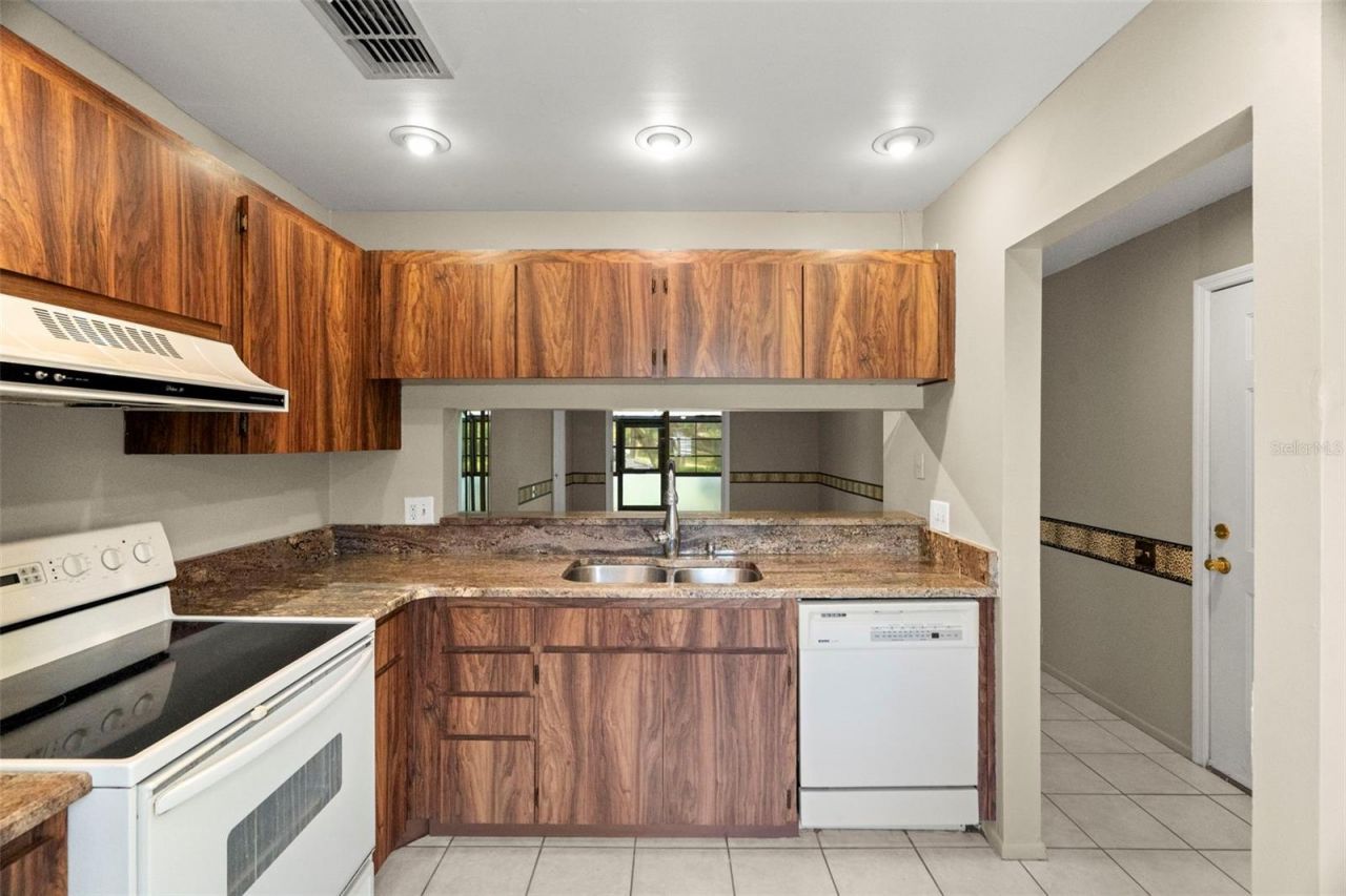 5265 E Bay Drive, Unit 410, Clearwater, FL 33764 Photo