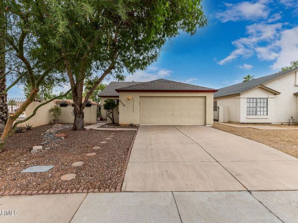 8759 W SAINT JOHN Road, Peoria, AZ 85382