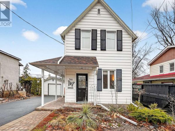 381 Montfort Street , Ottawa, ON K1L5M9