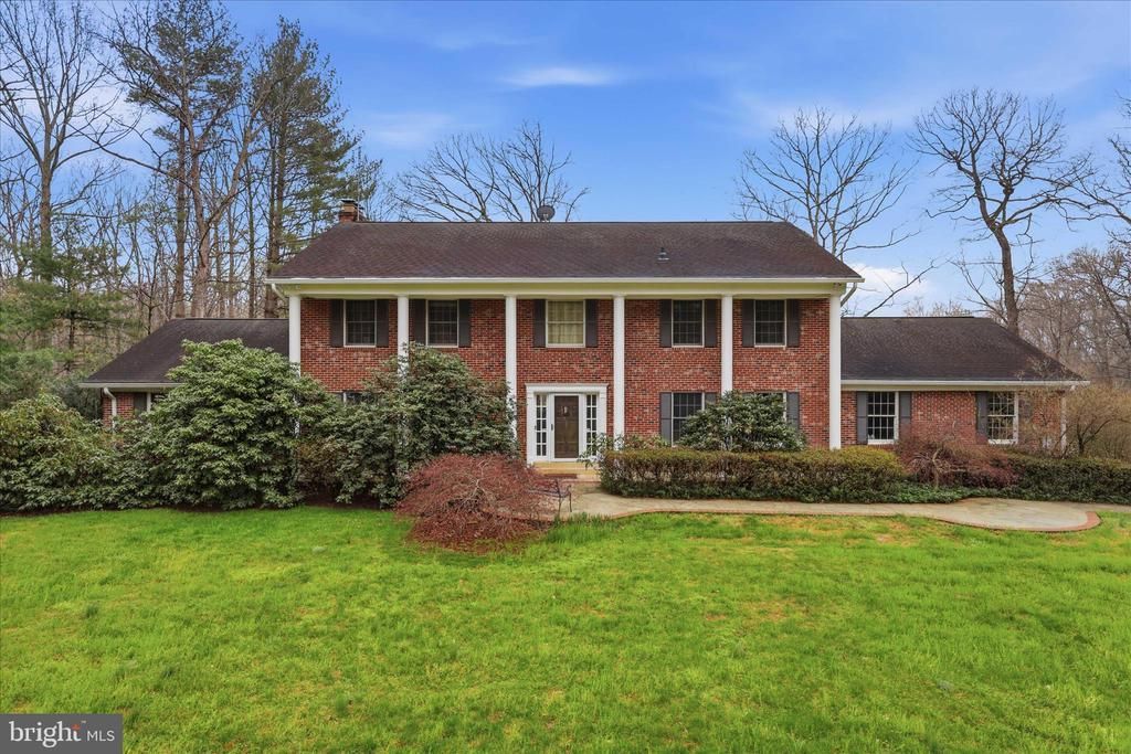 5605 SMOKE RISE LANE, FAIRFAX STATION, VA 22039