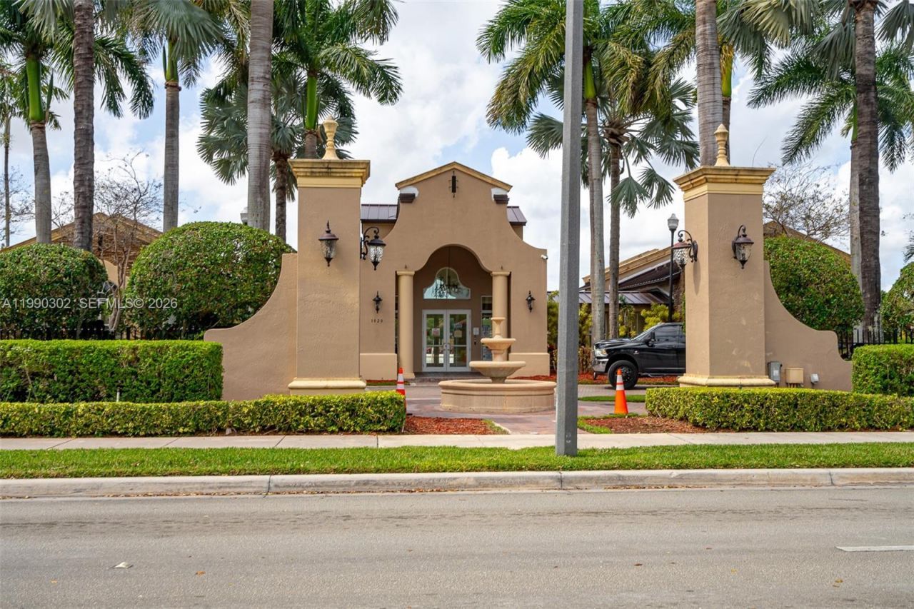 935 NE 33rd Ter, Unit 203, Homestead, FL 33033 Photo