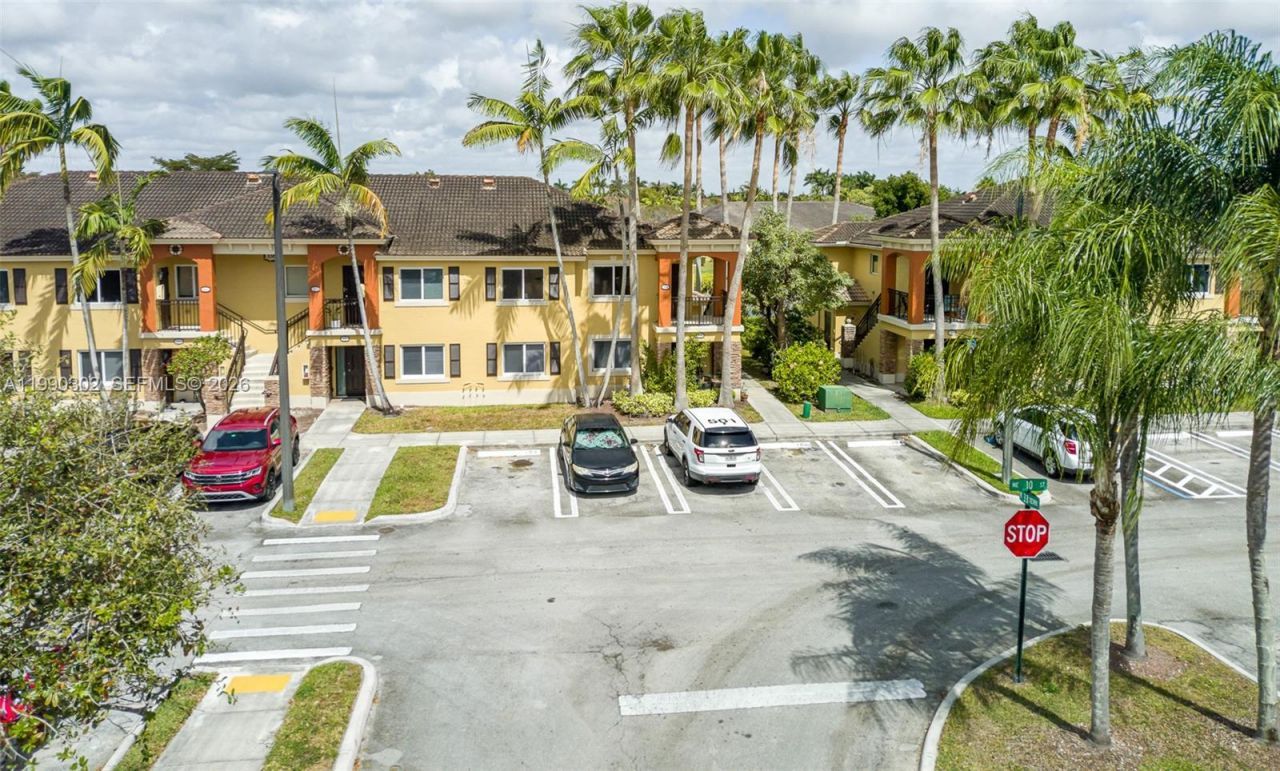 935 NE 33rd Ter, Unit 203, Homestead, FL 33033 Photo