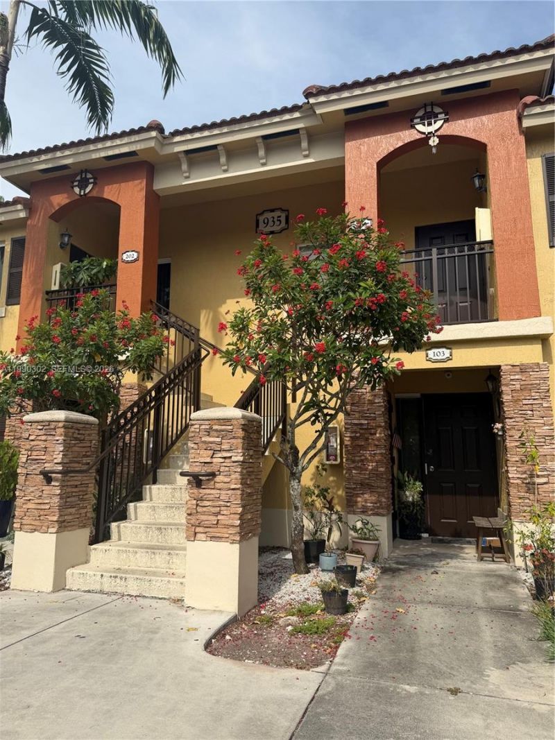 935 NE 33rd Ter, Unit 203, Homestead, FL 33033 Photo