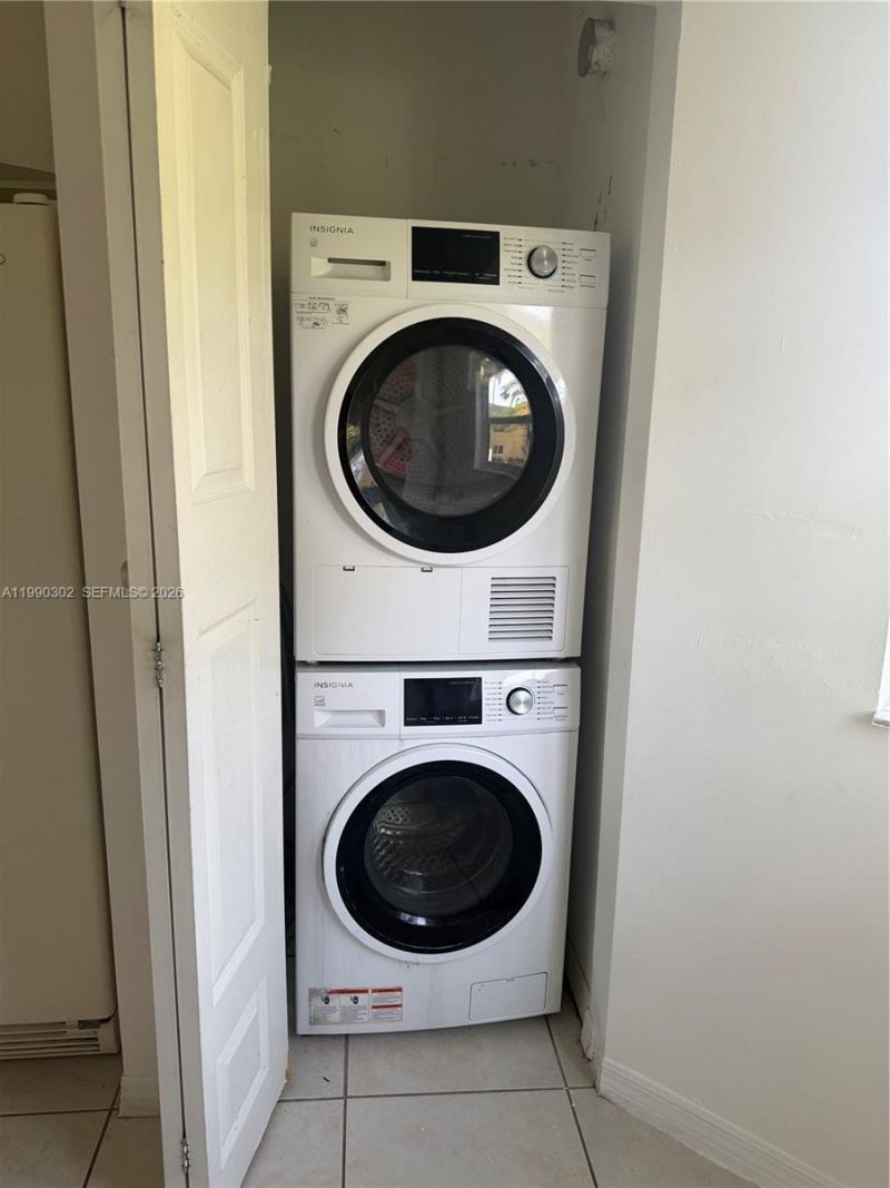 935 NE 33rd Ter, Unit 203, Homestead, FL 33033 Photo