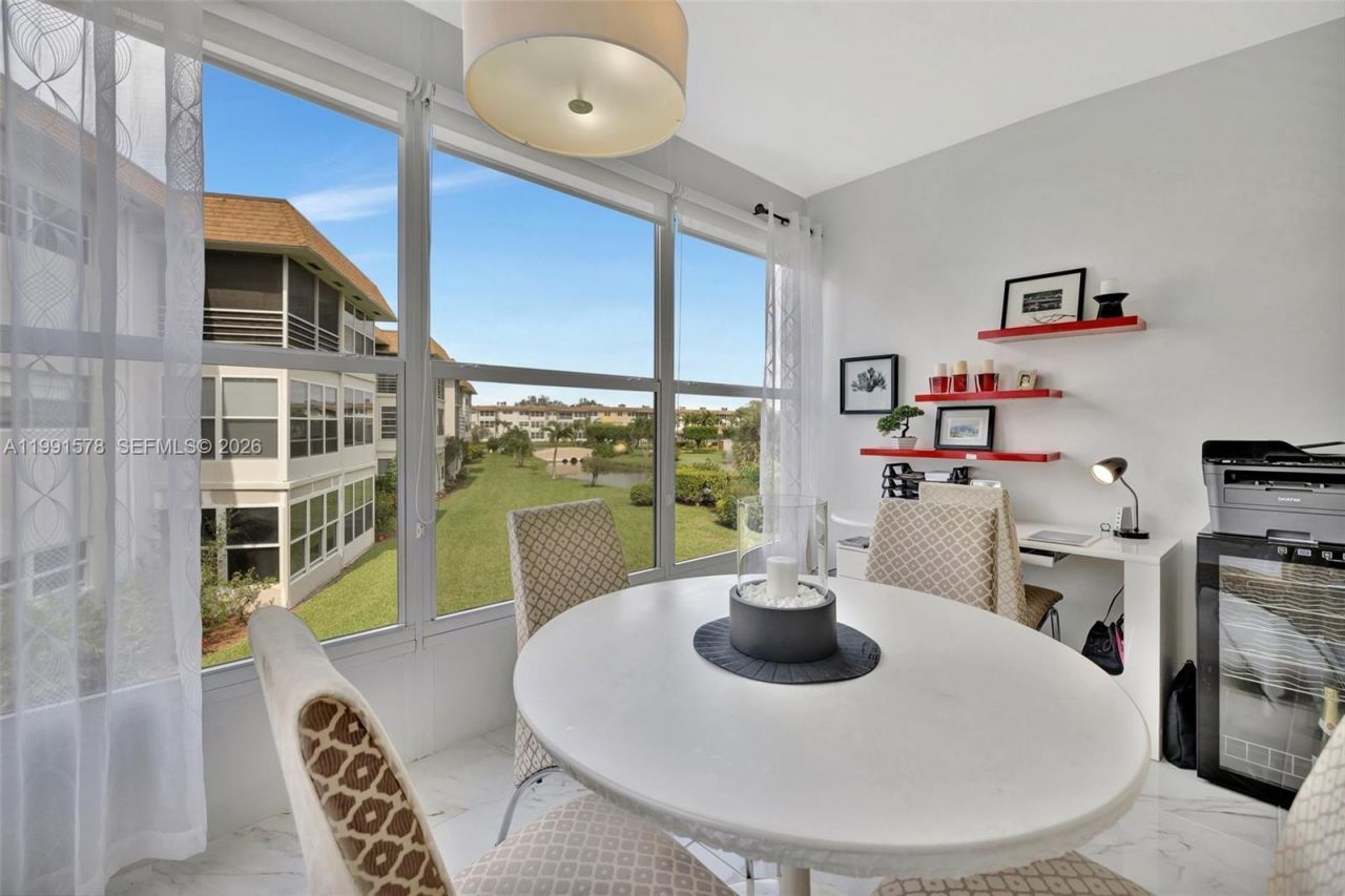 4705 NW 35th St , Unit 501, Lauderdale Lakes, FL 33319 Photo