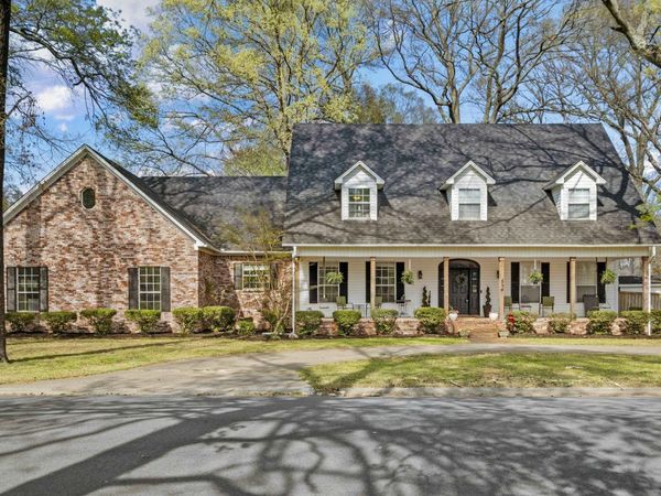 401 Foxwood Drive, Jacksonville, AR 72076