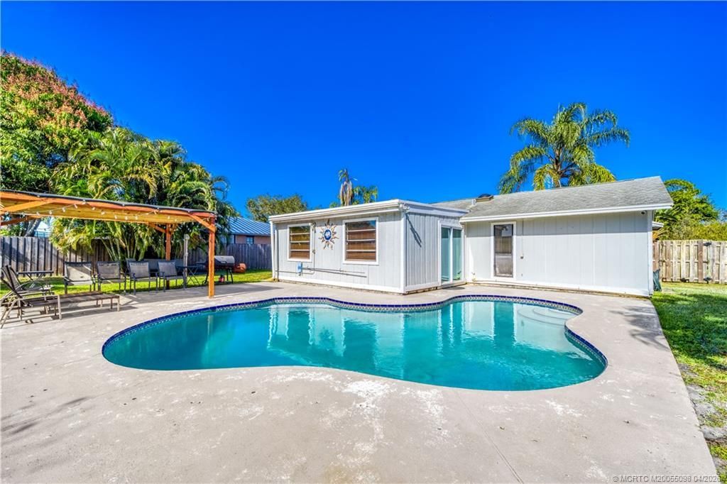 656 SE Ron Rico Terrace, Port Saint Lucie, FL 34983 Photo