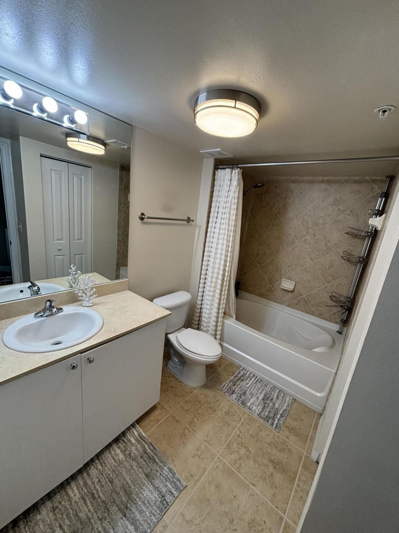 600 S Dixie Highway, Unit 551, West Palm Beach, FL 33401 Photo