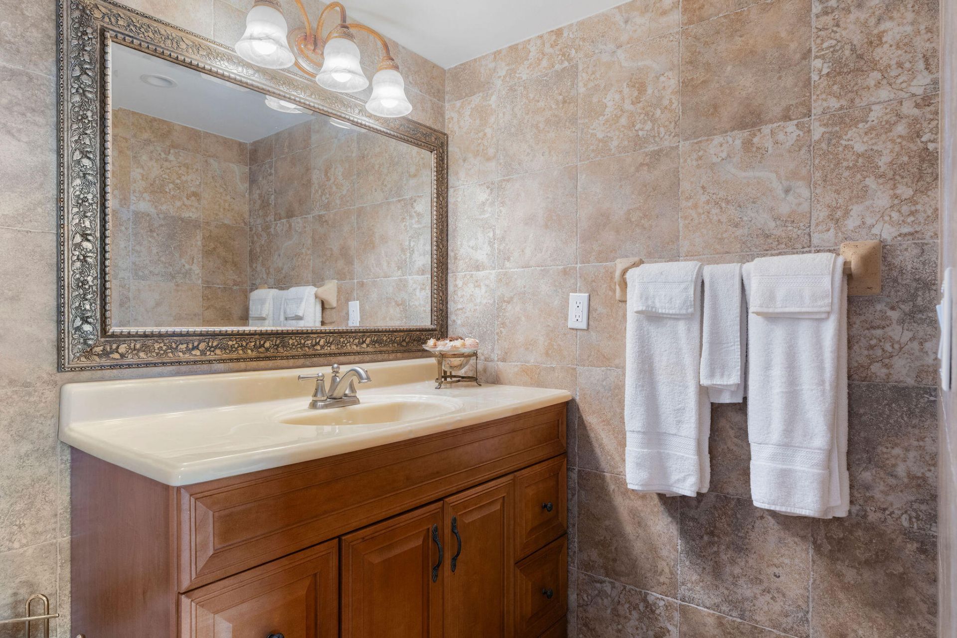 1160 Hillsboro Mile Hillsboro Mile, Unit 904, Hillsboro Beach, FL 33062 Photo