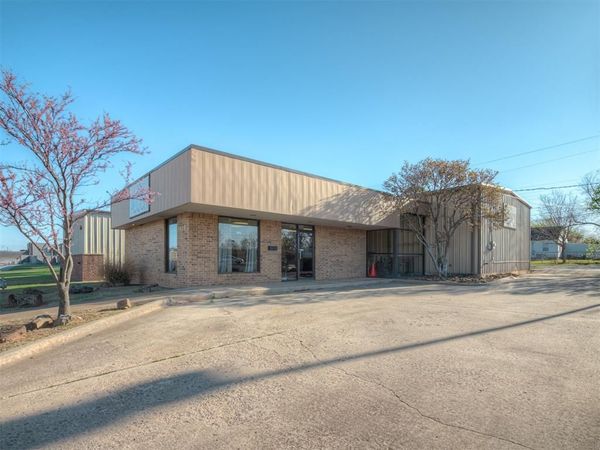 1815 N Kickapoo Avenue, Shawnee, OK 74804