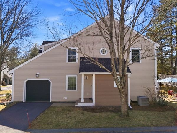 160 Pine St, Unit 11, Newton, MA 02466