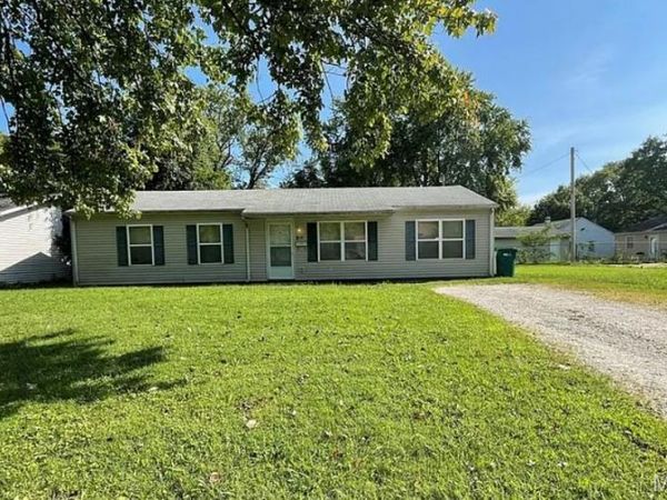 38 Westwood Drive, East St Louis, IL 62206