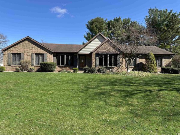 51956 Covered Wagon Trail, Granger, IN 46530