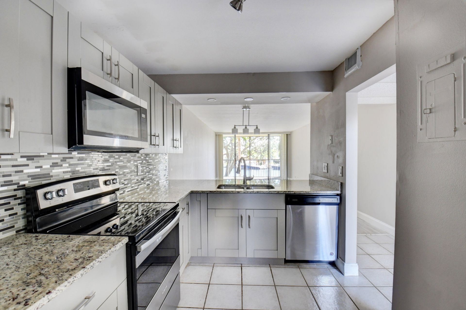 14 Royal Palm Way, Unit 2050, Boca Raton, FL 33432 Photo