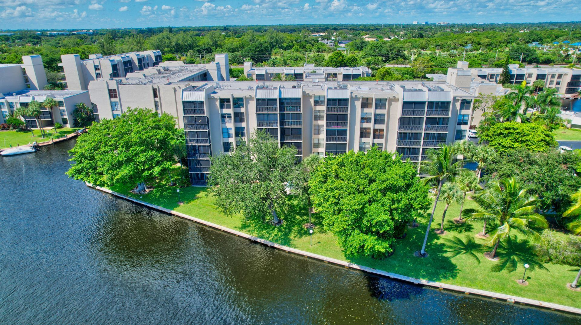 14 Royal Palm Way, Unit 2050, Boca Raton, FL 33432 Photo