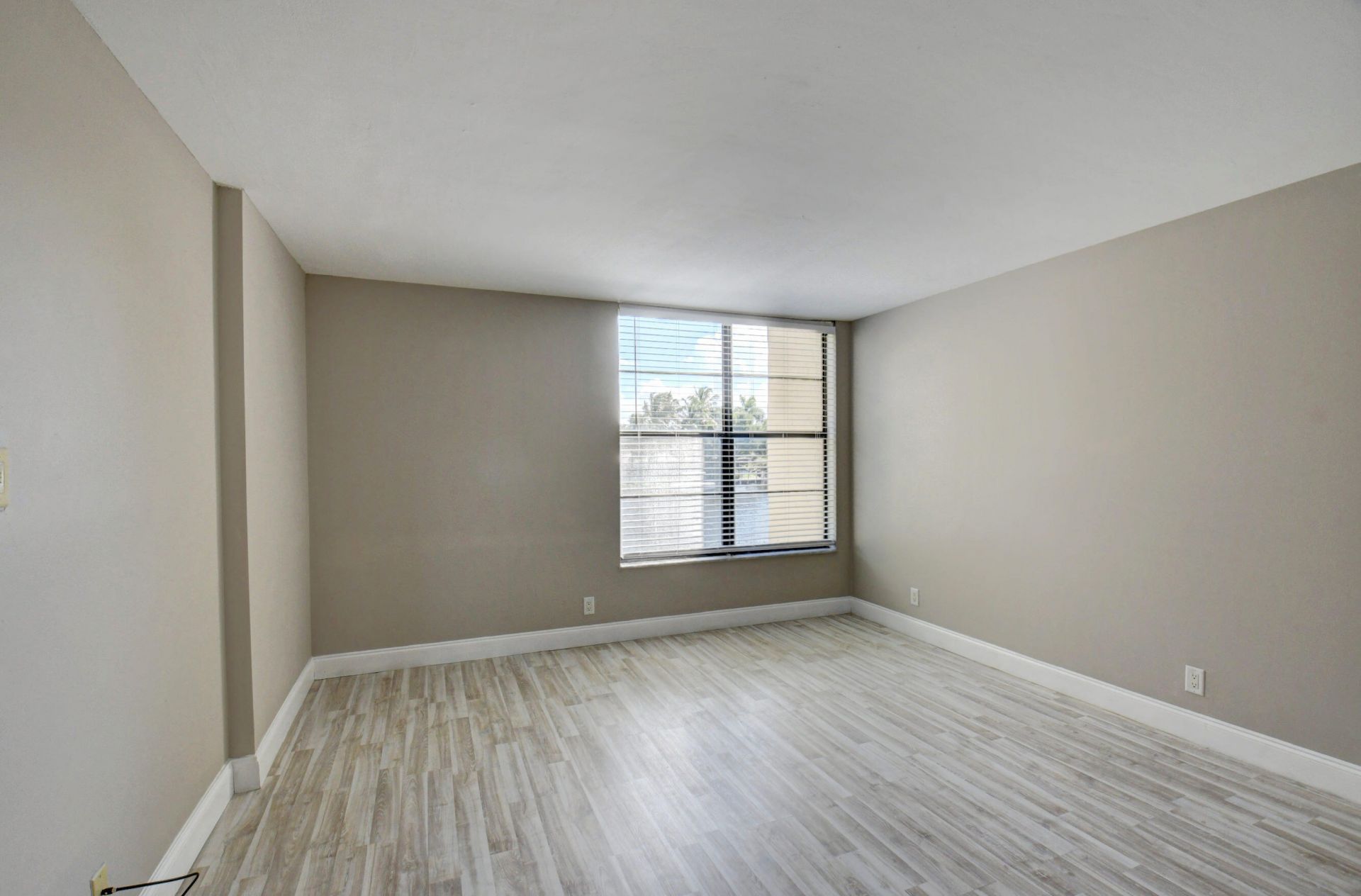 14 Royal Palm Way, Unit 2050, Boca Raton, FL 33432 Photo