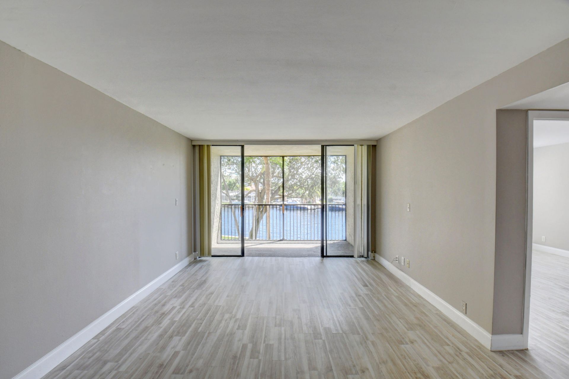 14 Royal Palm Way, Unit 2050, Boca Raton, FL 33432 Photo