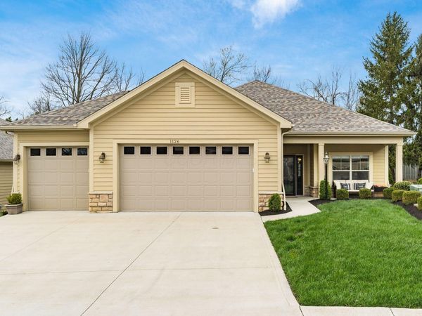 1126 Cross Creeks Ridge, Pickerington, OH 43147