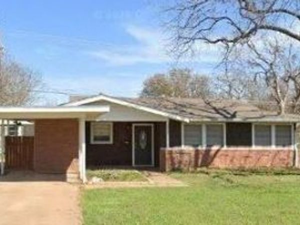 1423 Rolling Hills Drive, Graham, TX 76450