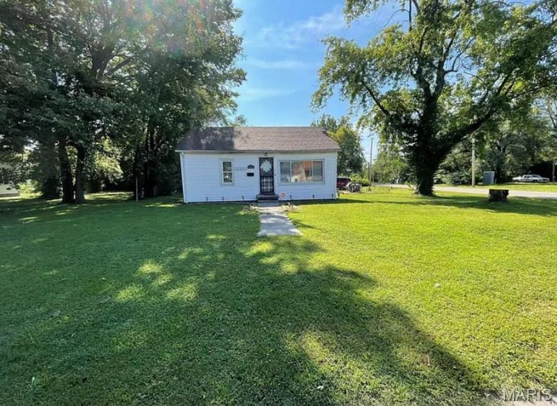 614 Cooper Drive , East St Louis, IL 62206 Main Photo