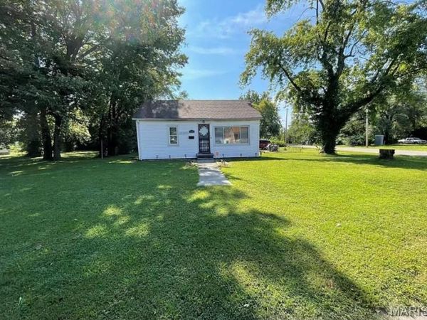 614 Cooper Drive , East St Louis, IL 62206