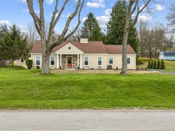 557 Morningstar Dr, Ellwood City, PA 16117