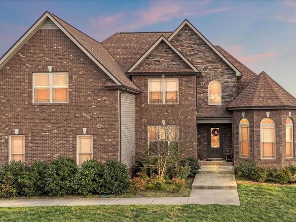 3880 Maliki Dr, Clarksville, TN 37042