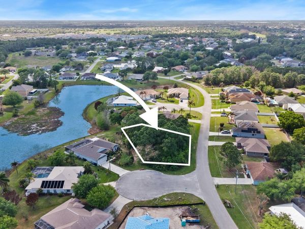 5902 NW Tyrol Court, Port St. Lucie, FL 34983