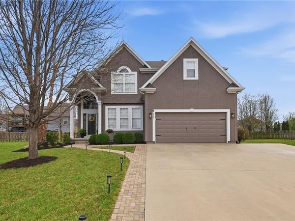 645 N Pine Circle, Gardner, KS 66030