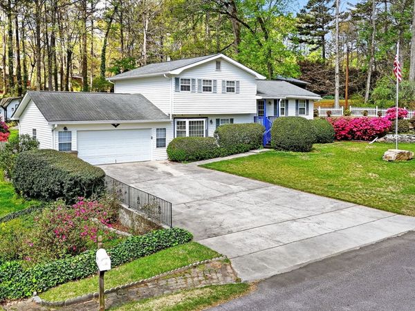 385 Charlotte Boulevard, Stockbridge, GA 30281