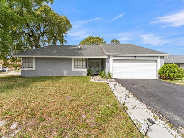 5701 NW 54th Way, Tamarac, FL 33319