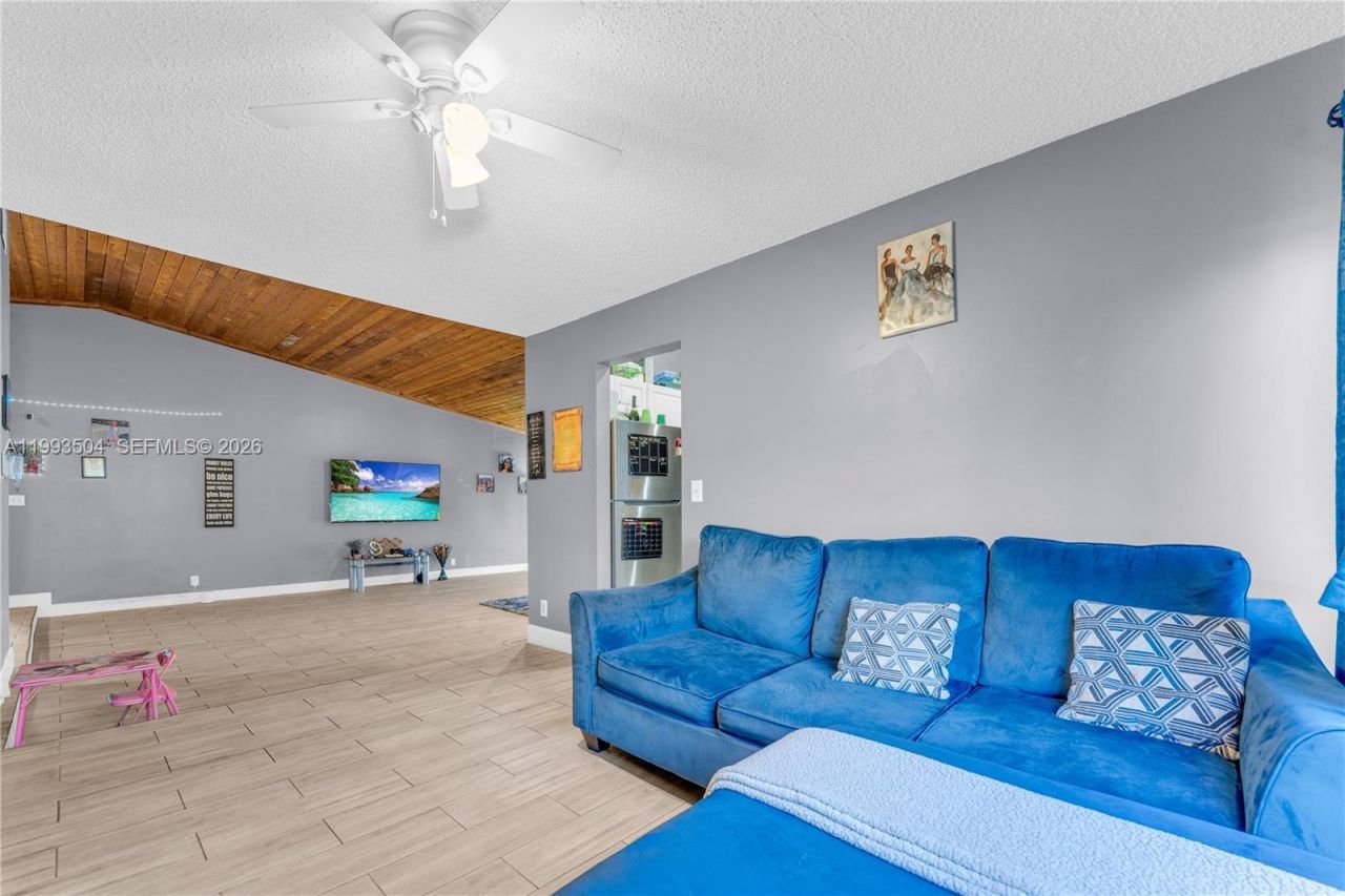 5701 NW 54th Way , Tamarac, FL 33319 Photo