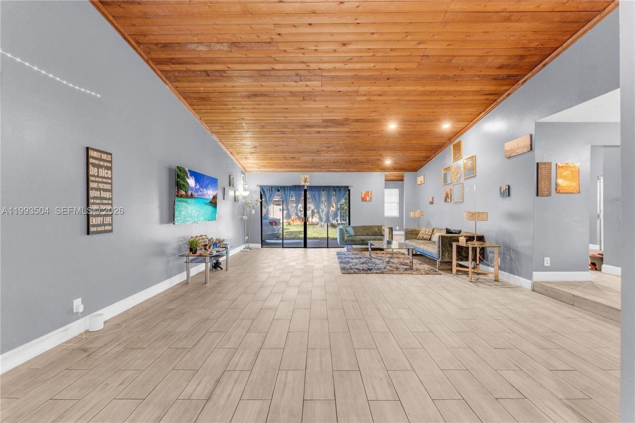 5701 NW 54th Way , Tamarac, FL 33319 Photo