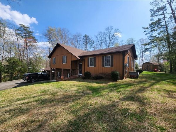 181 Camelia Court , Mount Airy, NC 27030