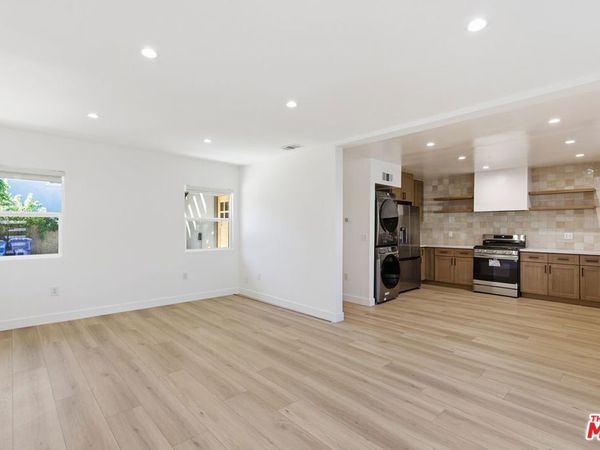 5411 Troost Avenue, Valley Village, CA 91601